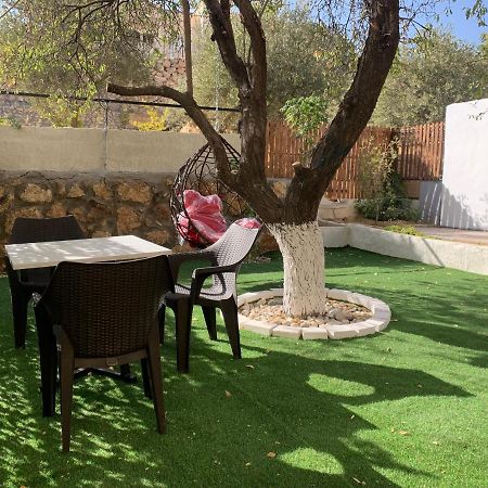 Tayoon Host Apartment Jarash Bagian luar foto