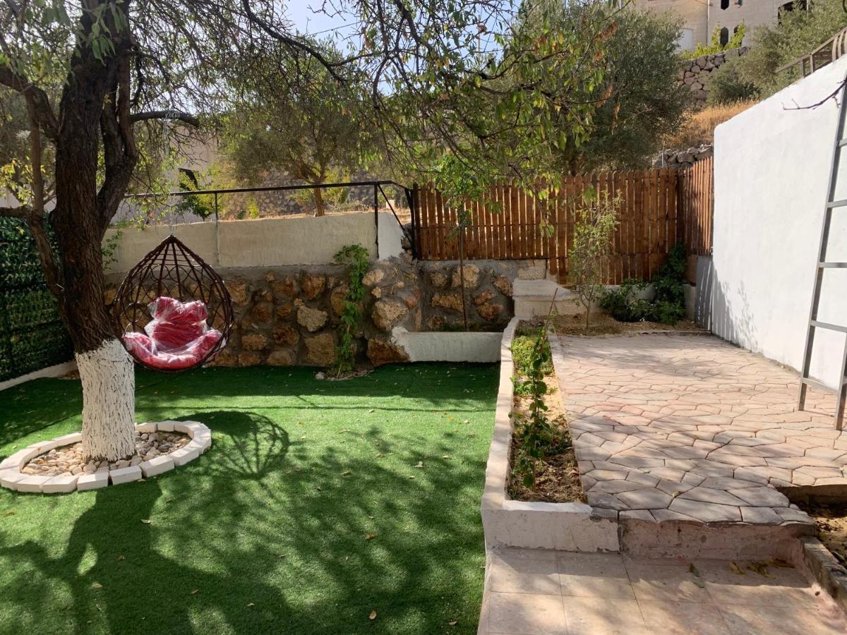 Tayoon Host Apartment Jarash Bagian luar foto