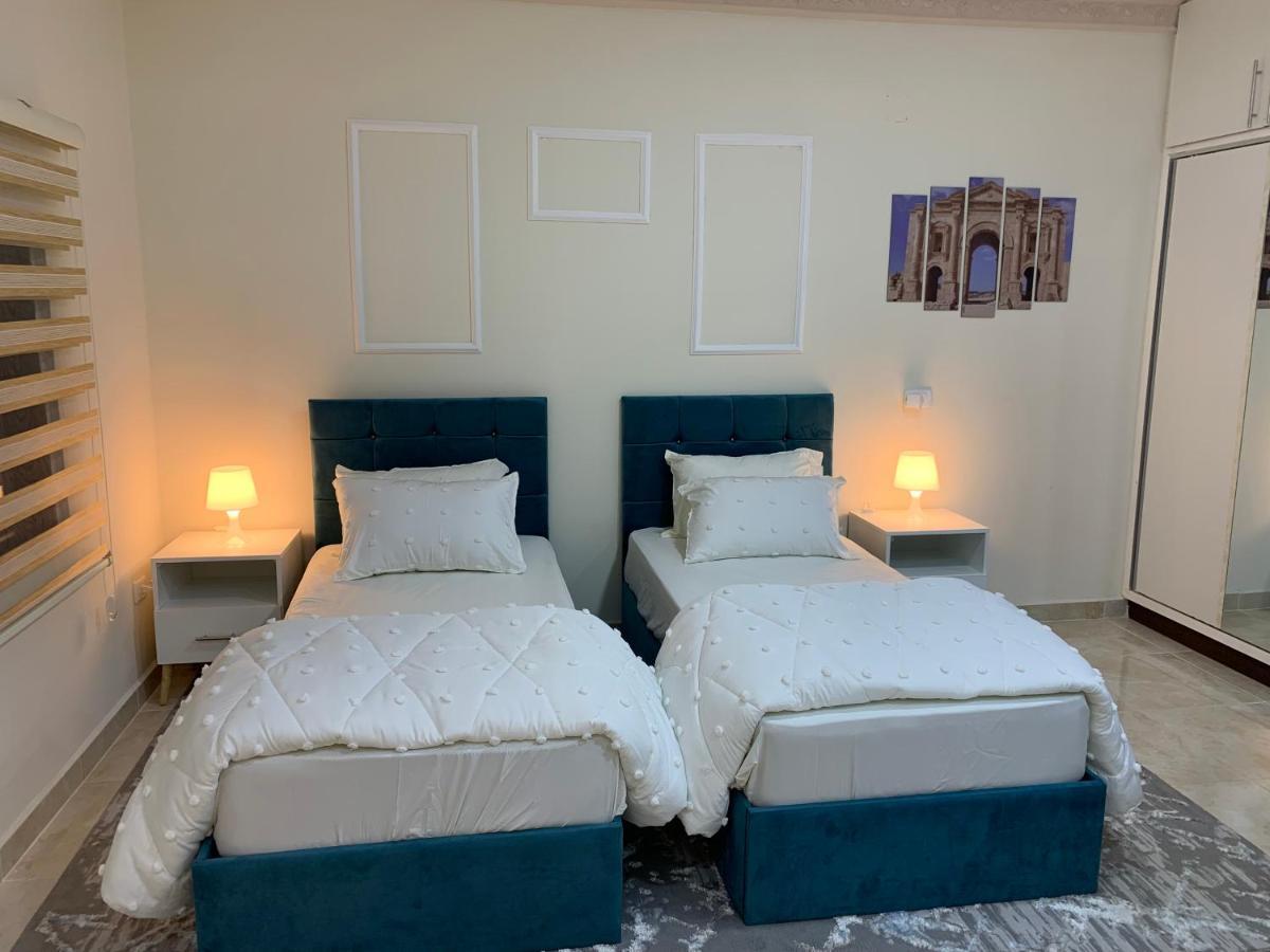 Tayoon Host Apartment Jarash Bagian luar foto