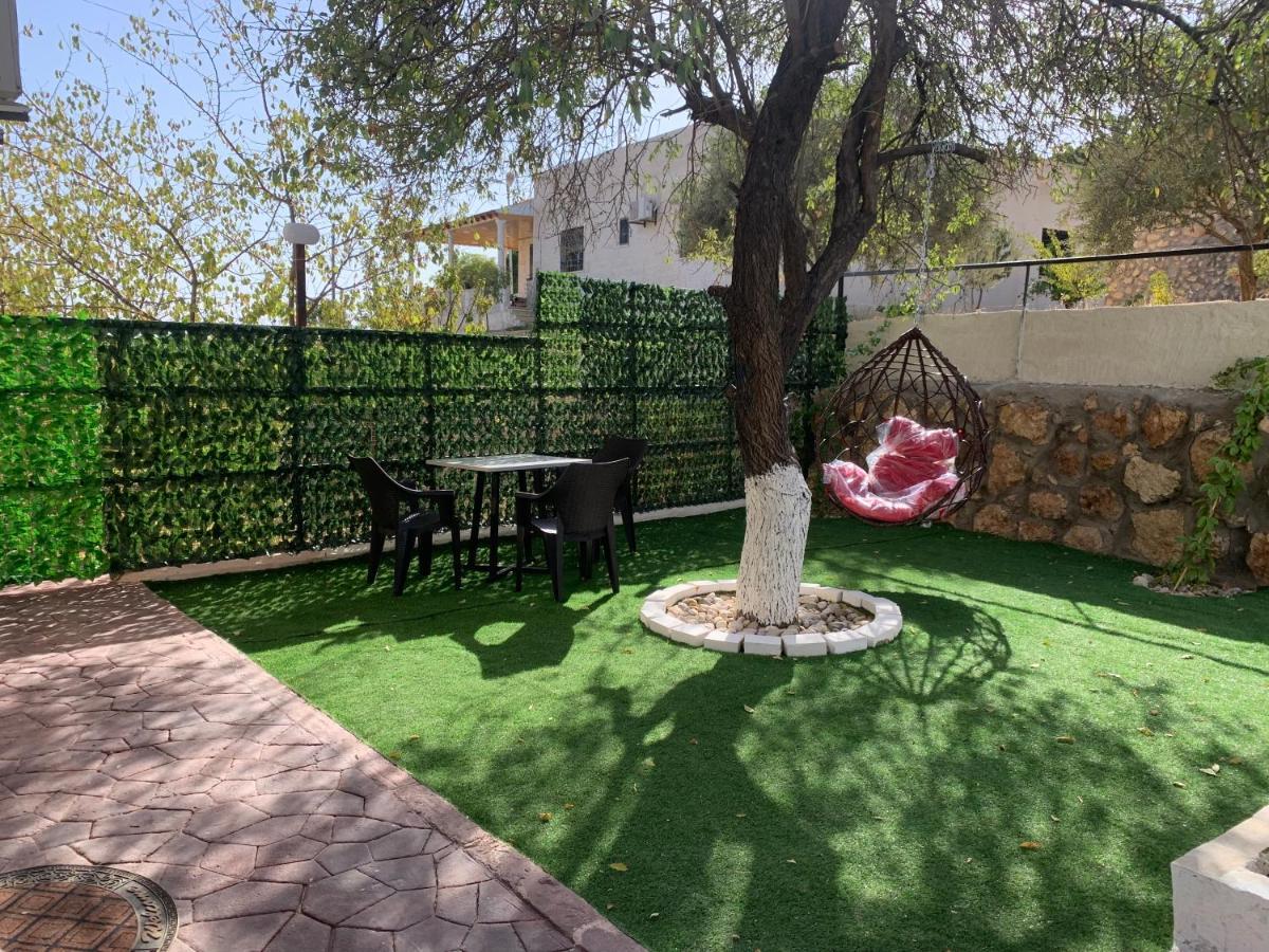 Tayoon Host Apartment Jarash Bagian luar foto